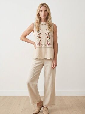 Hummingbird Cream Embroidered Sleeveless Top Size Medium